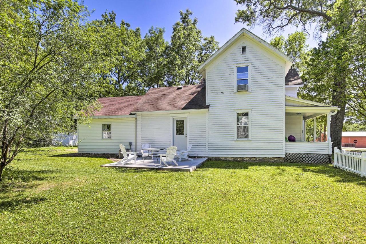 Family-Friendly Menomonie Retreat Walk To Town! Apartment ภายนอก รูปภาพ