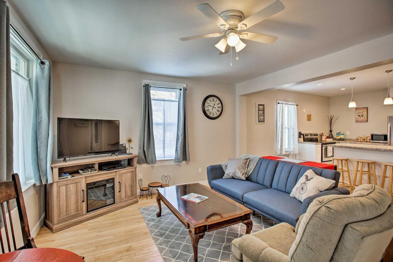 Family-Friendly Menomonie Retreat Walk To Town! Apartment ภายนอก รูปภาพ
